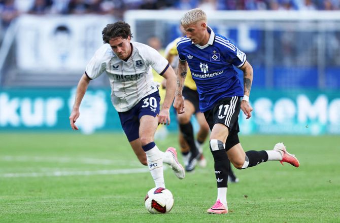 Bundesliga -Grønbæk starter i Dortmund-brag