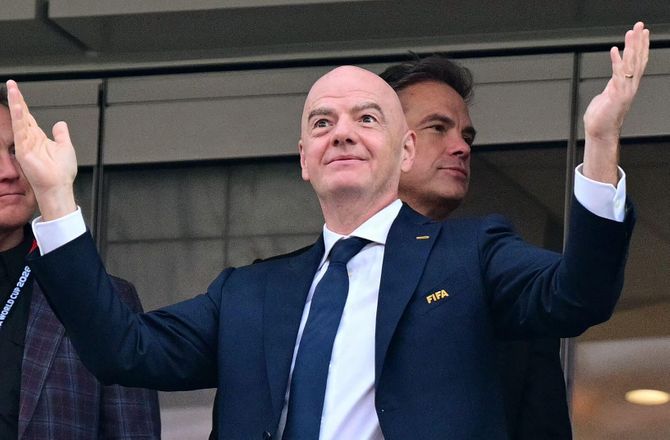 VM -VM-værtsbyer mangler millioner fra FIFA