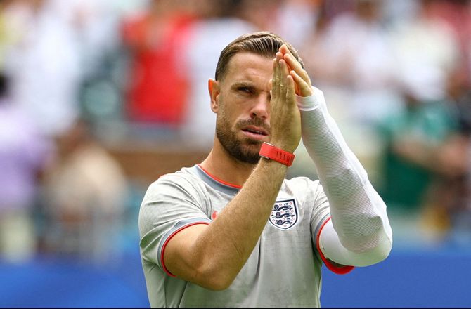 Premier League -Xabi Alonso om Henderson: Skal vurderes efter sin skade