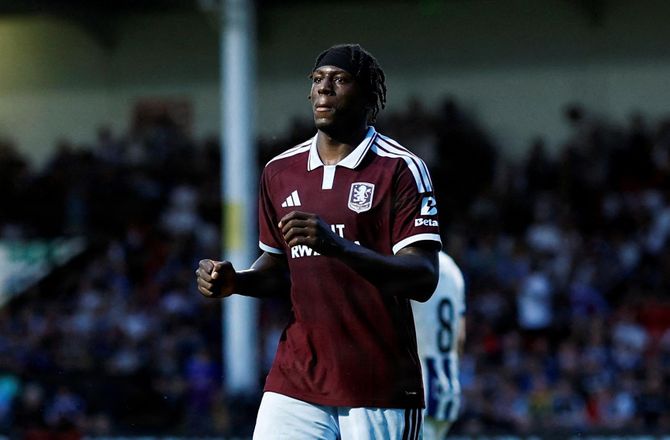 UEFA Supercup -Super Cup: Villa giver 17-årig debut mod PSG