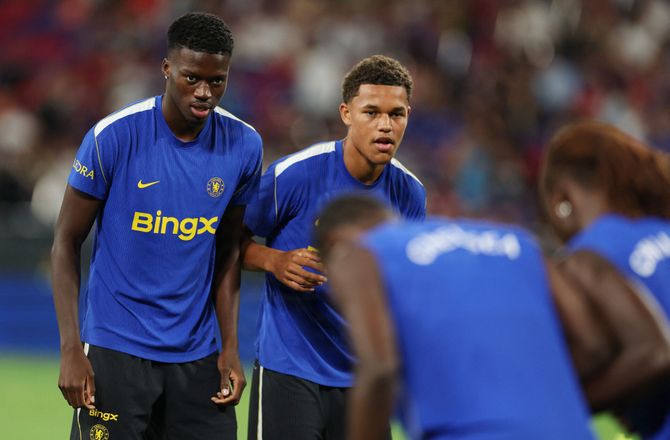 International -Medie: Sociedad lejer Chelsea-stopper