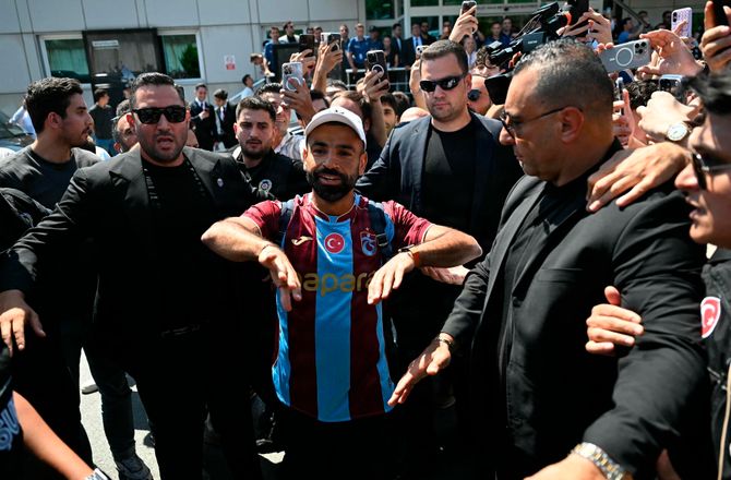 SüperLig -Stor hyldest: Se Salahs vilde ankomst