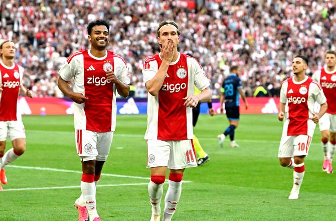 Æresdivisionen -Ajax-profil bekræfter dialog med PSG