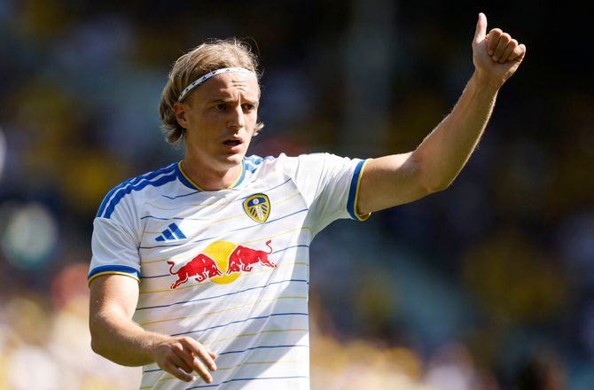 Bundesliga -Sky: HSV henter belgisk stopper i Leeds