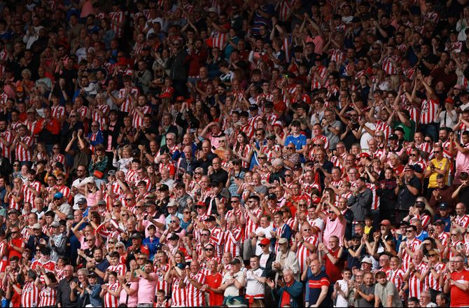 International -Sunderland henter midtbanetalent