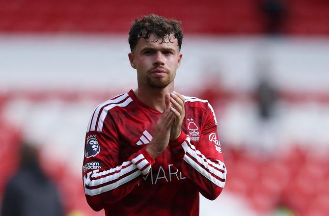 Premier League -Neco Williams forlænger i Forest