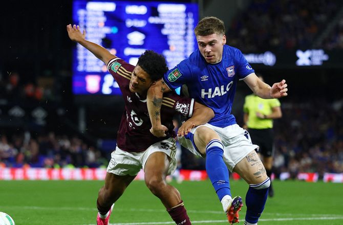 League One -Leicester forlænger med ung englænder
