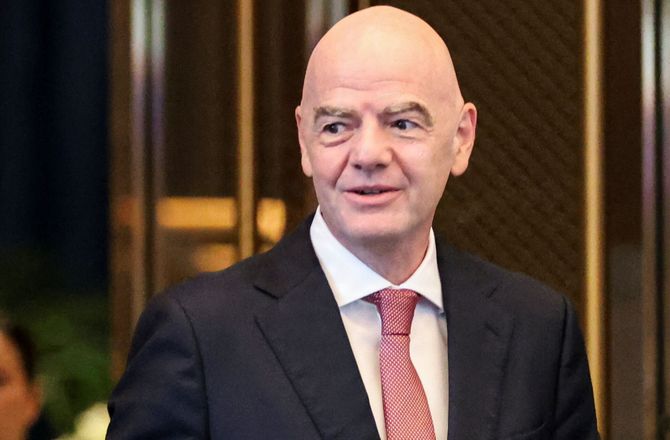 VM -Italien trækker støtten til Infantino