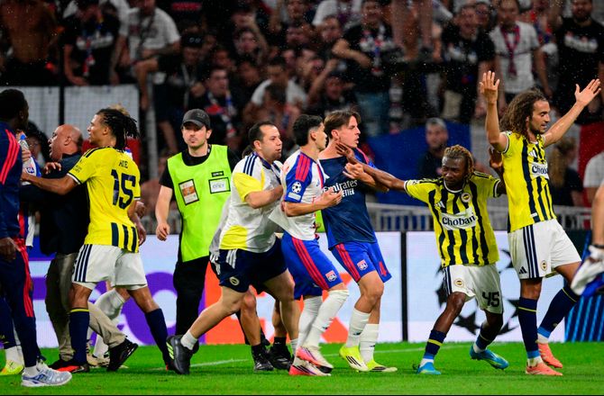  CL-kval -Guendouzi indblandet i tumult: Drilleri går begge veje
