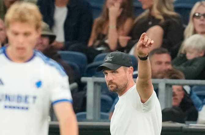 ECL-kval -Svensson efterlyser transfers: Alle kan se det