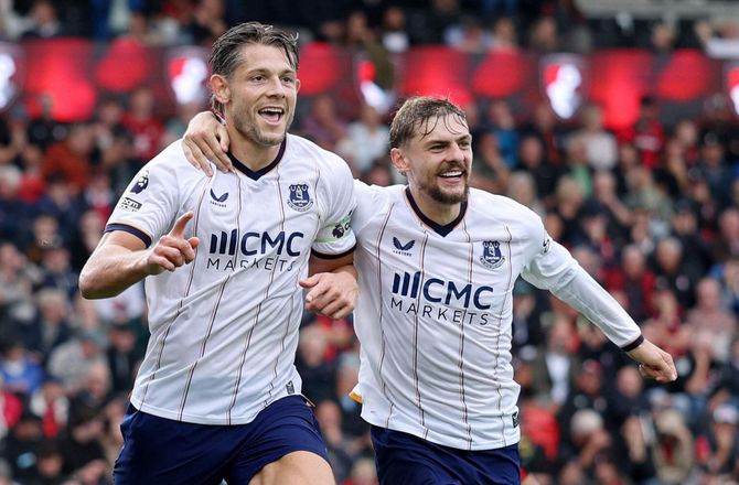 Premier League -Tarkowski reddede Everton i tillægstiden