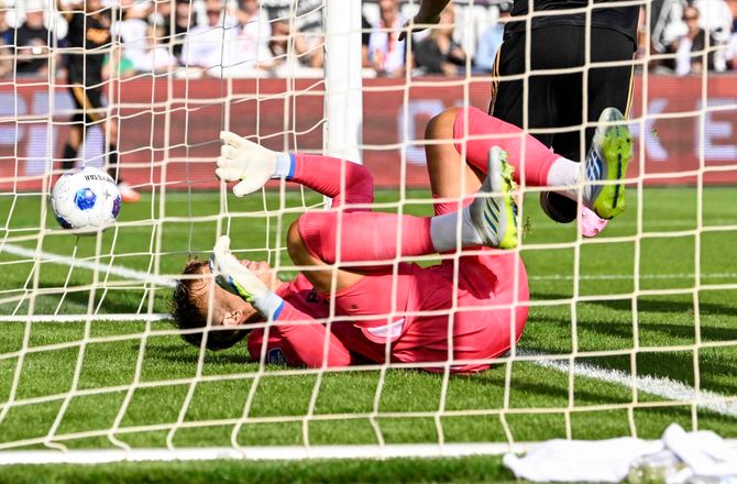 Æresdivisionen -Keeper scorede to på straffe: Jeg er førstevalg