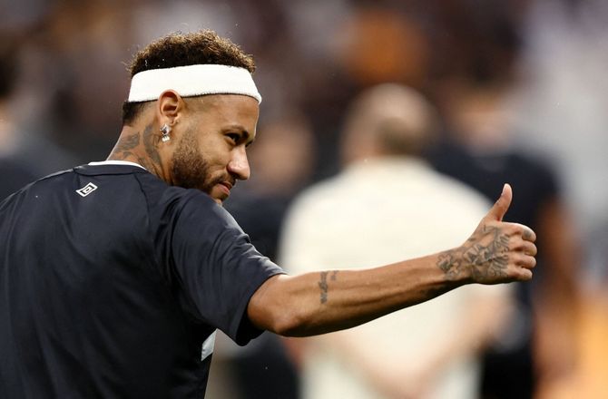 Serie A -Neymars familie redder Santos: Betaler gæld og ophæver forbud