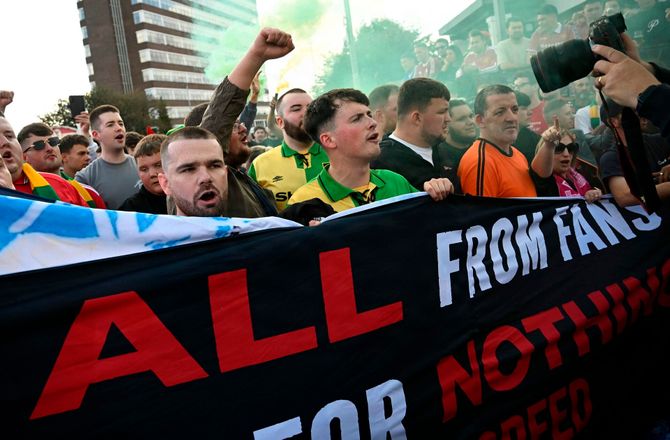 Premier League -United-fans har fået nok: De behandler os som skidt