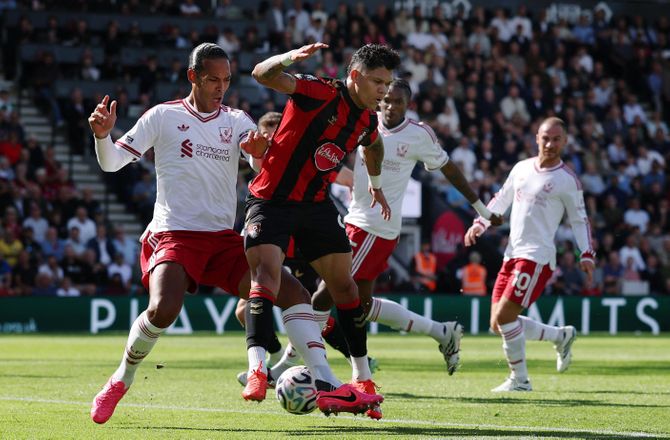 Premier League -Van Dijk om forsvarspartner: Han har vist sig godt frem