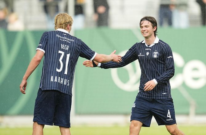 3F Superliga -LIVE: Smukt mål sender AGF i front!