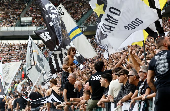 Serie A -Juventus straffes efter uro under Mazzola-hyldest