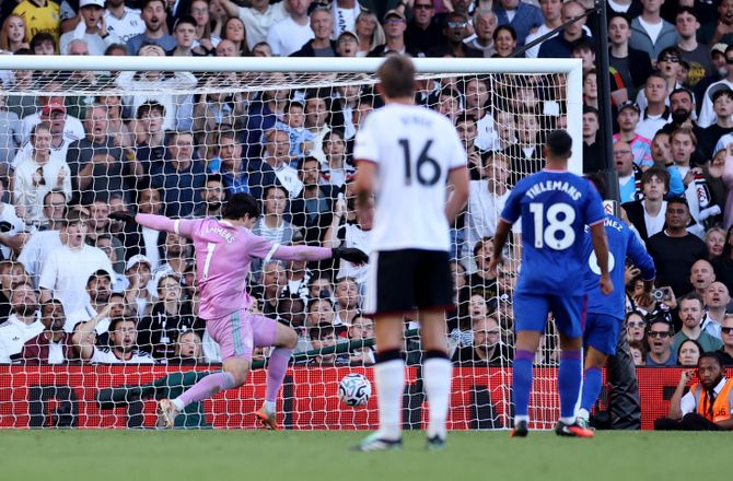 Premier League -Bizart selvmål i United-deler