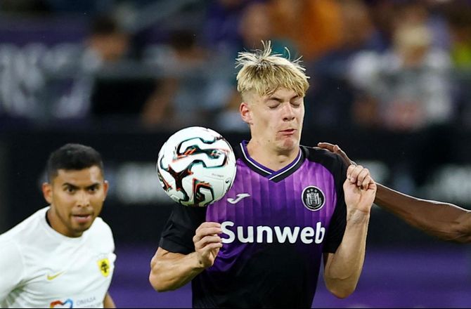Bundesliga -Bundeliga-trio menes at jagte De Cat og Eichhorn