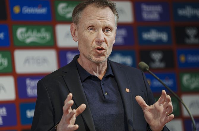 UEFA Nations League A -Dansk kvindelandstræner rygtes til City: Fin dialog med DBU