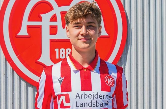 3F Superliga -AaB forlænger med Christian Tcacenco