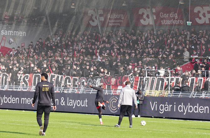 Betinia Liga -Politi bekræfter brug af stave mod AaB-fans