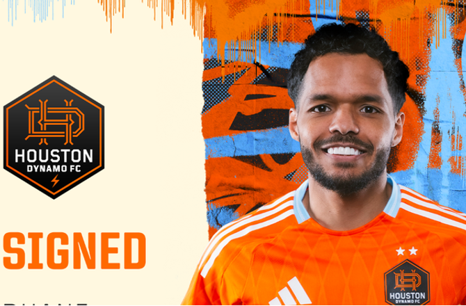 Major League Soccer -Houston Dynamo handler ind i Preston