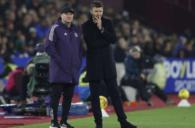 Premier League -Medie: Steve Holland forlænger også i United