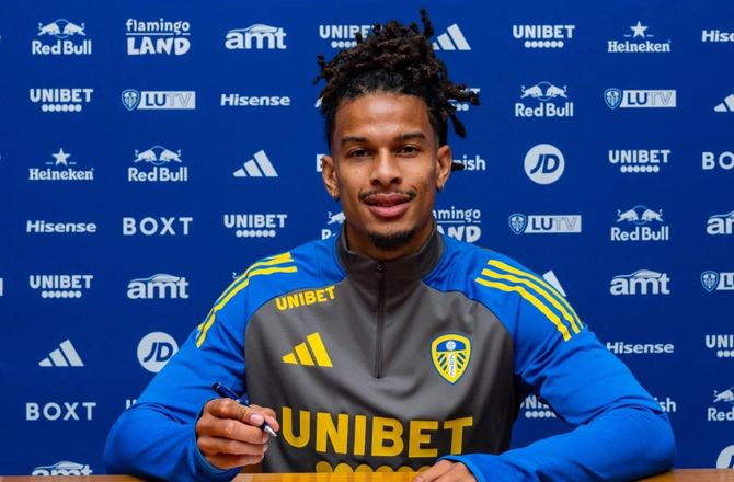 Championship -Leeds lander Isaac Schmidt