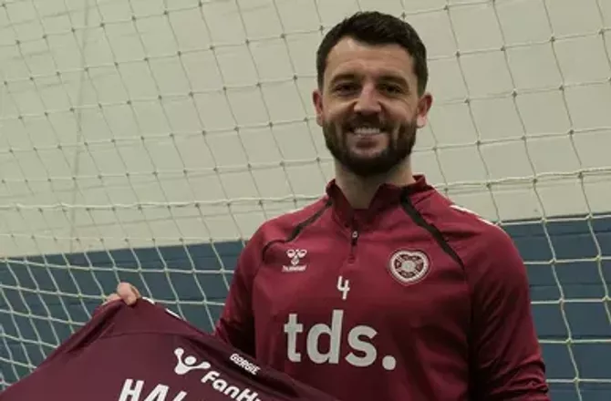 Premiership -Hearts forlænger med Craig Halkett