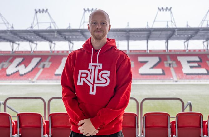Ekstraklasa -Peter Therkildsen ophæver i Polen