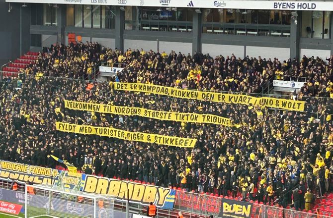 3F Superliga -Neestrup reagerer på pige-banner: Vi har plads til alle