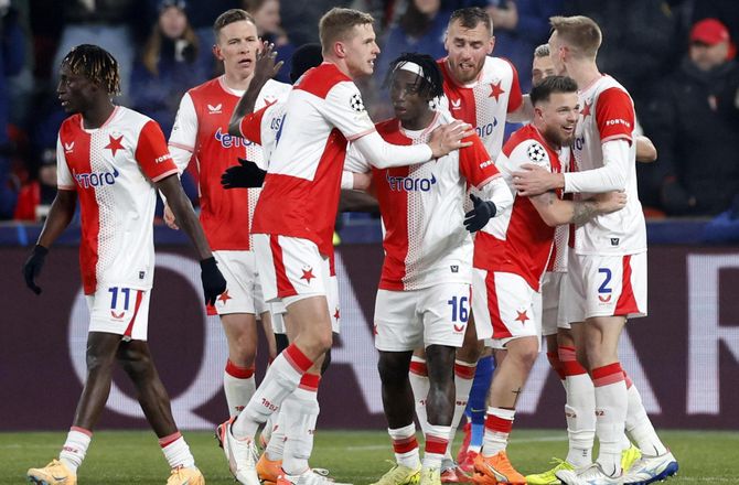 1. Division -Efter tilskuerskandale: Slavia Prag fejrer mesterskab