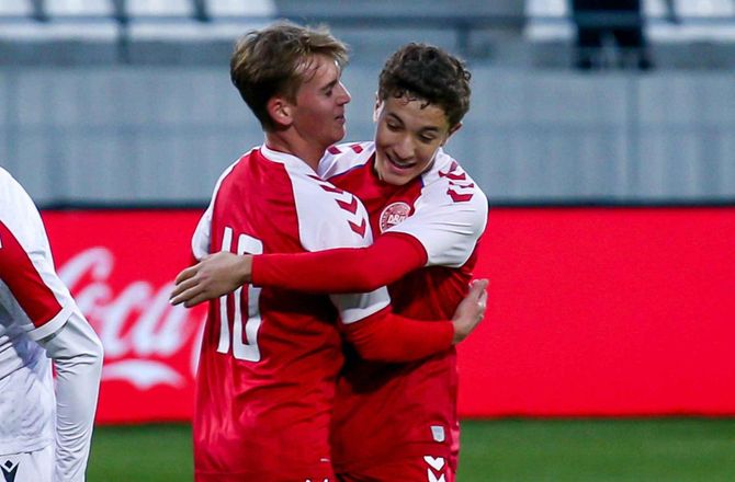 EM U17 Kvalifikation -Unge stjerner krævede pool-hygge: Ikke pool-party men bade 