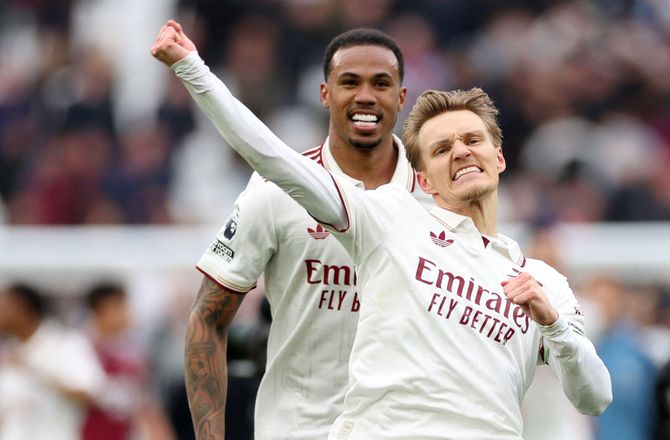 Premier League -Ødegaard tilbage fra start for Arsenal