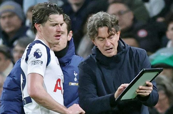 Premier League -Gallagher om Frank: Han er vidunderlig