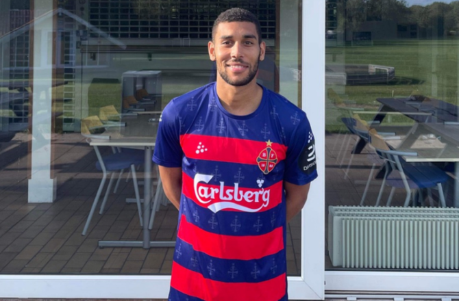 3. division -Frem forstærker sig med højreback