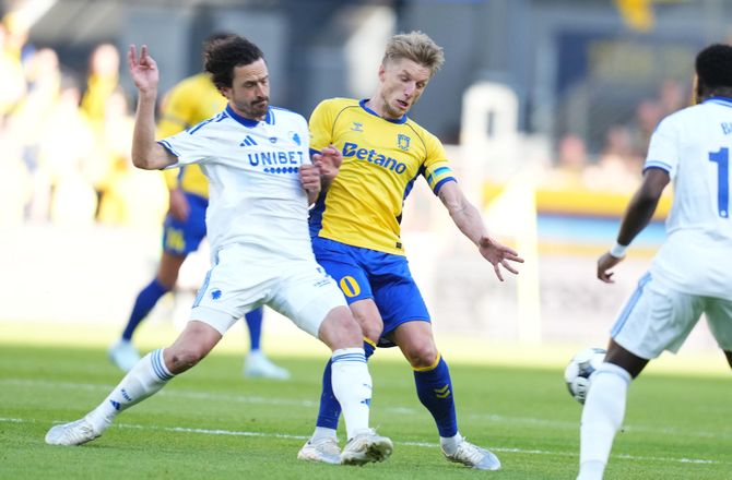 3F Superliga -LIVE: Wass jævner Delaney med jorden!