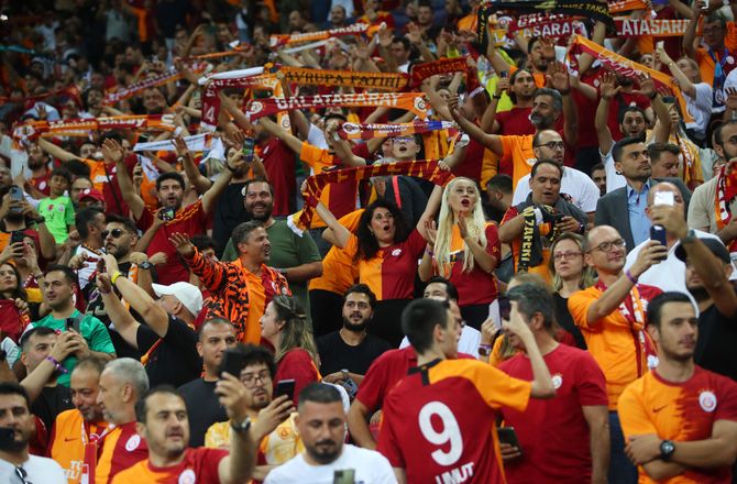 SüperLig -Galatasaray shopper i Hannover