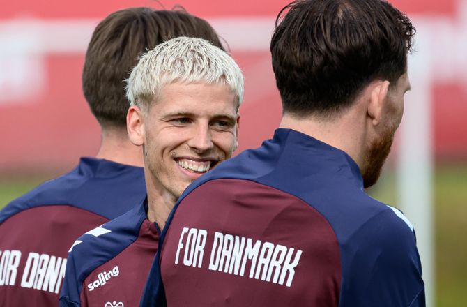 Danmark -Efter turbulent tid: Grønbæk vil fortsætte i HSV