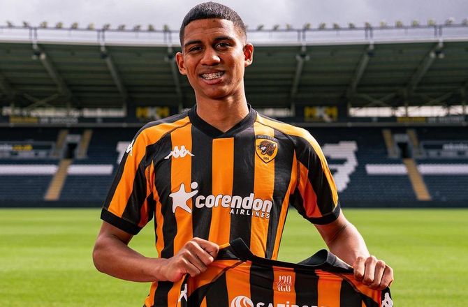 Championship -Kontraktudløb i Leeds: Hull henter ung back
