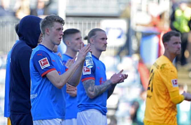 Bundesliga -Holstein Kiel rykker ud af Bundesligaen