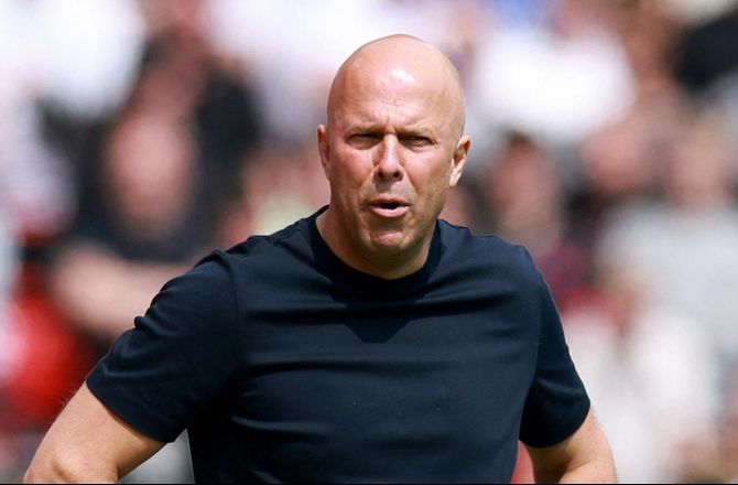 Premier League -Arne Slot forstår buh-råb