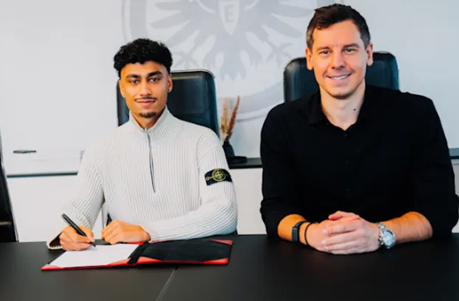 Bundesliga -Frankfurt belønner Nathaniel Brown