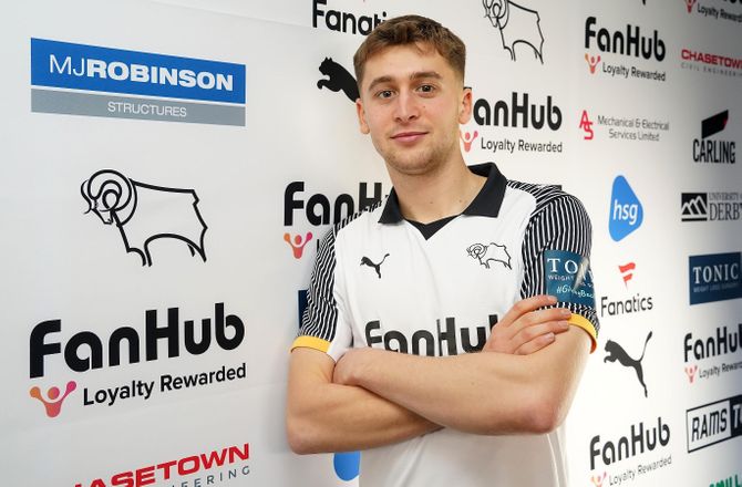 FA Cup -Fraulo debuterer mod Leeds