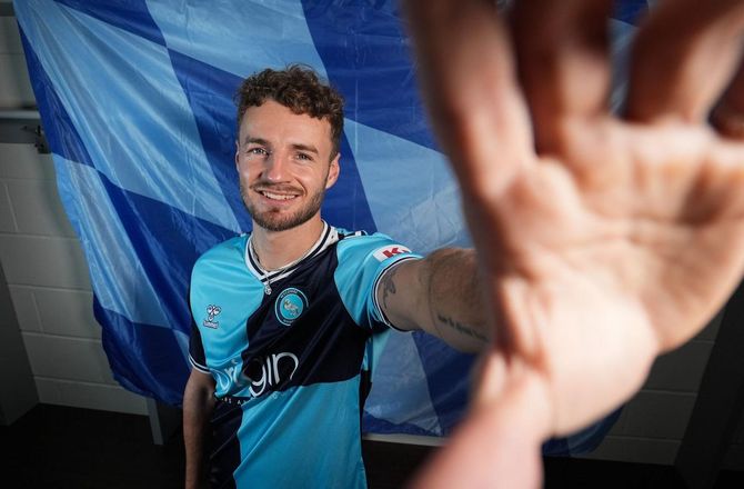 League 1 -Wycombe-danskere udeladt: Mangler tilvænning