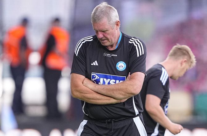 3F Superliga -Kent Nielsen irettesætter assistent: Det var forkert