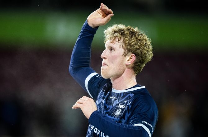 Træningskampe -Mølgaard fik comeback i underholdende AGF-test