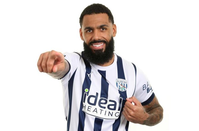 Championship -West Bromwich gafler Yann M'Vila
