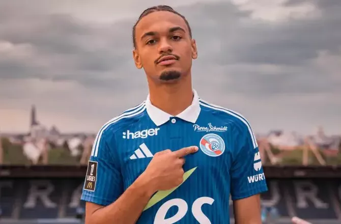 Ligue 1 -Southampton sælger angriber til Strasbourg